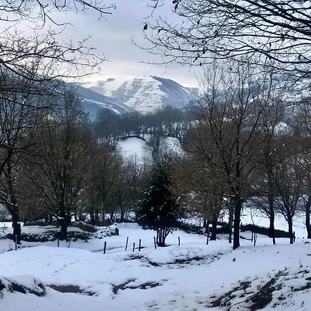 בית נופש Casa Junto A Reserva Del Saja, Bosque Y Montana *